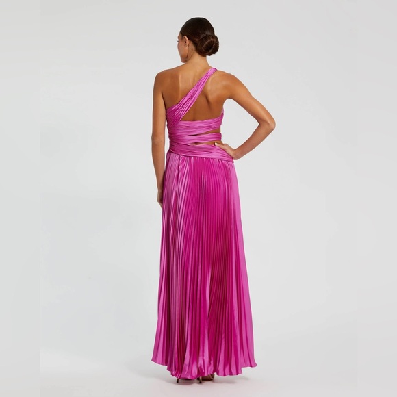 MAC DUGGAL
One Shoulder Pleated Charmeuse Gown with Slit - Picture 15 of 17